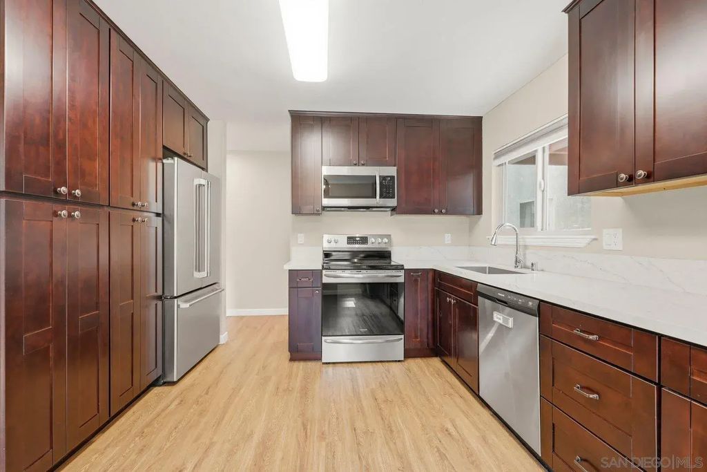 5513 Adobe Falls 5, Del Cerro (337)