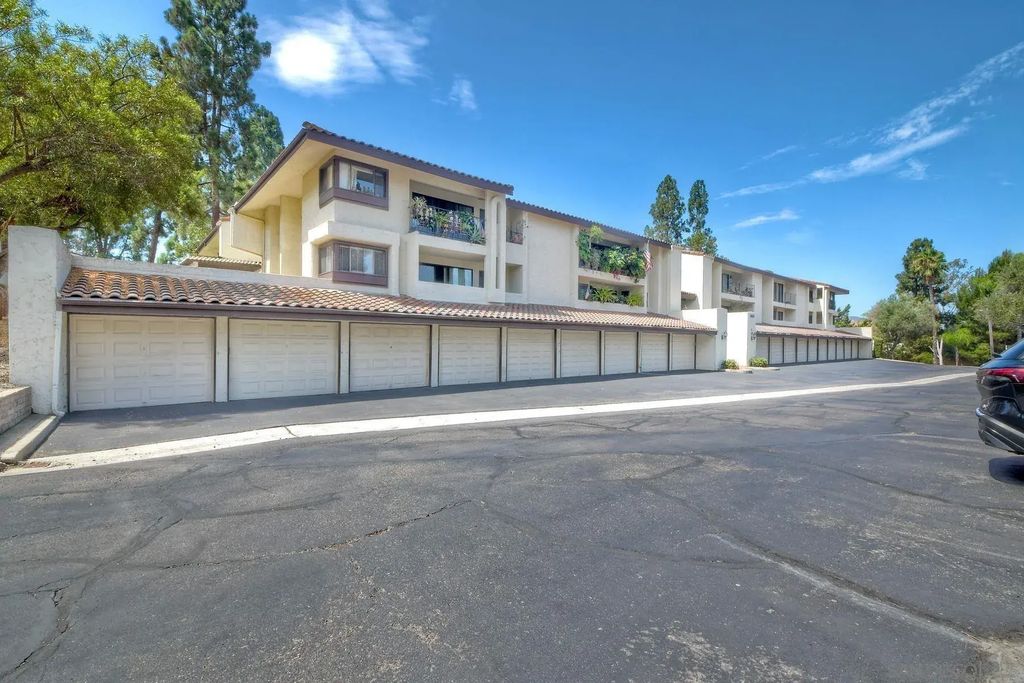 17637 Pomerado Road 223, RANCHO BERNARDO