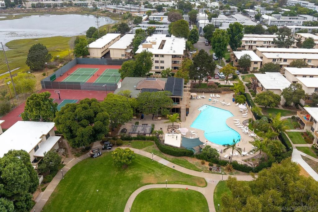 4062 Valeta 334, POINT LOMA