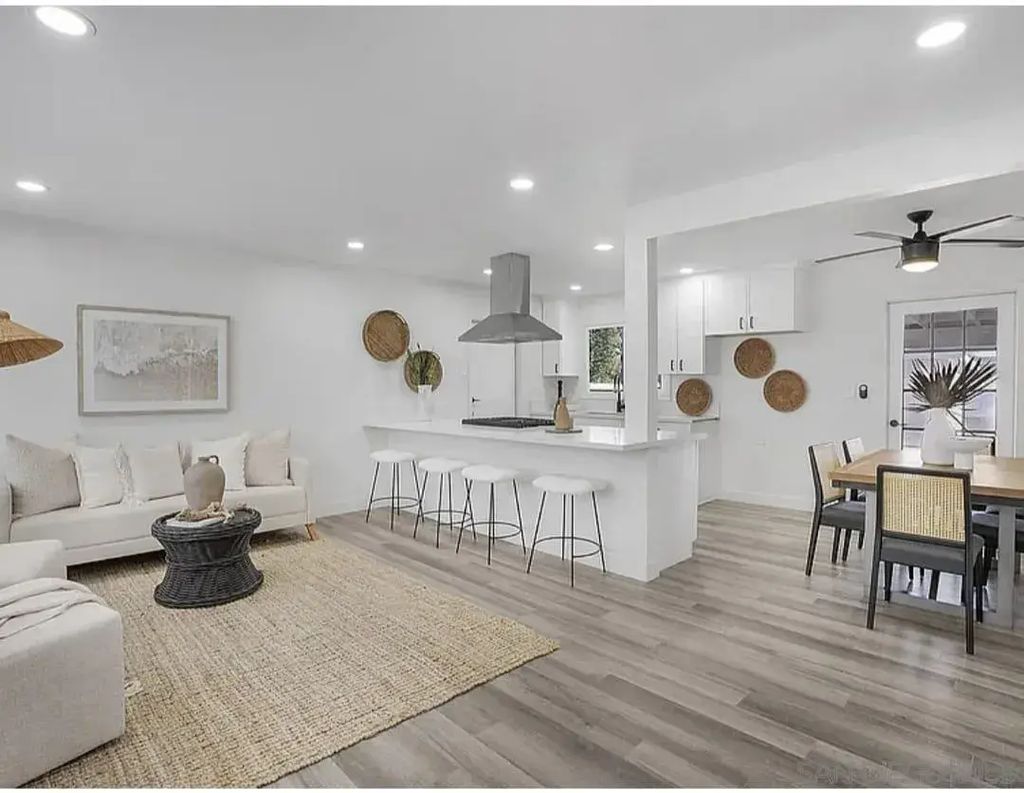 1111 Delaware, Imperial Beach