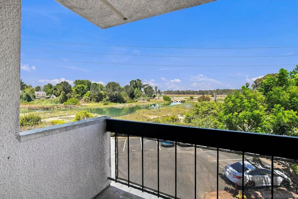 3050 Rue D'orleans 346, POINT LOMA