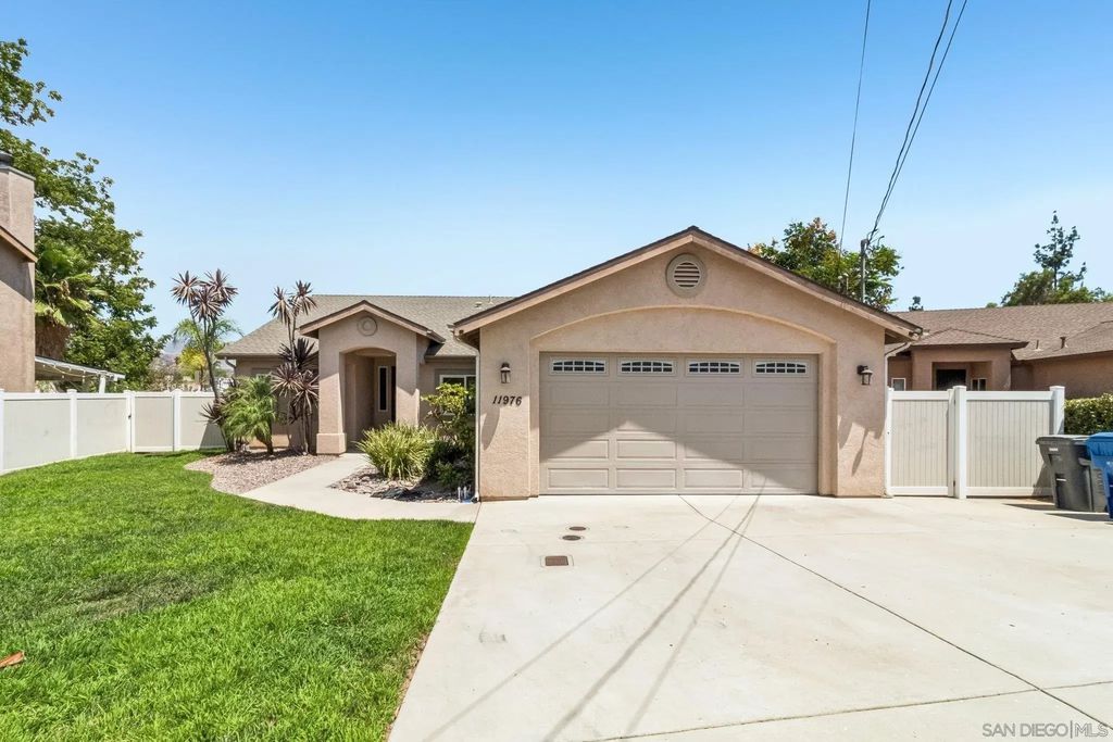 11976 Foothills River Ln, Lakeside