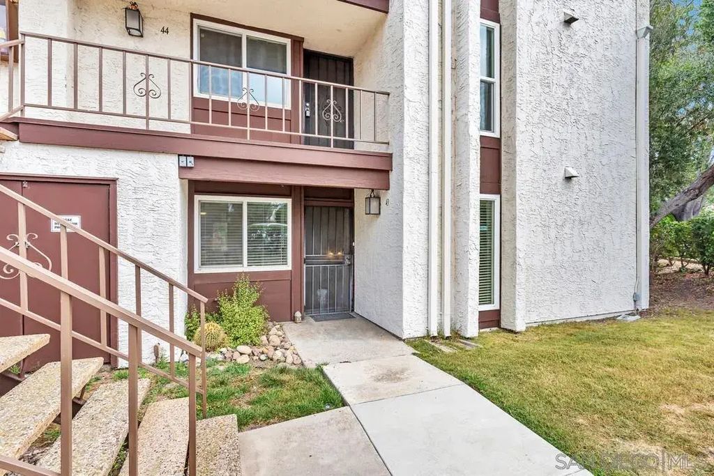 6878 Navajo Rd Unit 43, SAN CARLOS