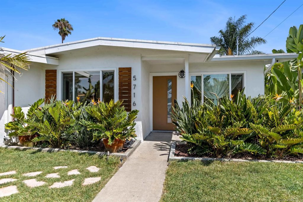 5716 Redwood, SAN DIEGO