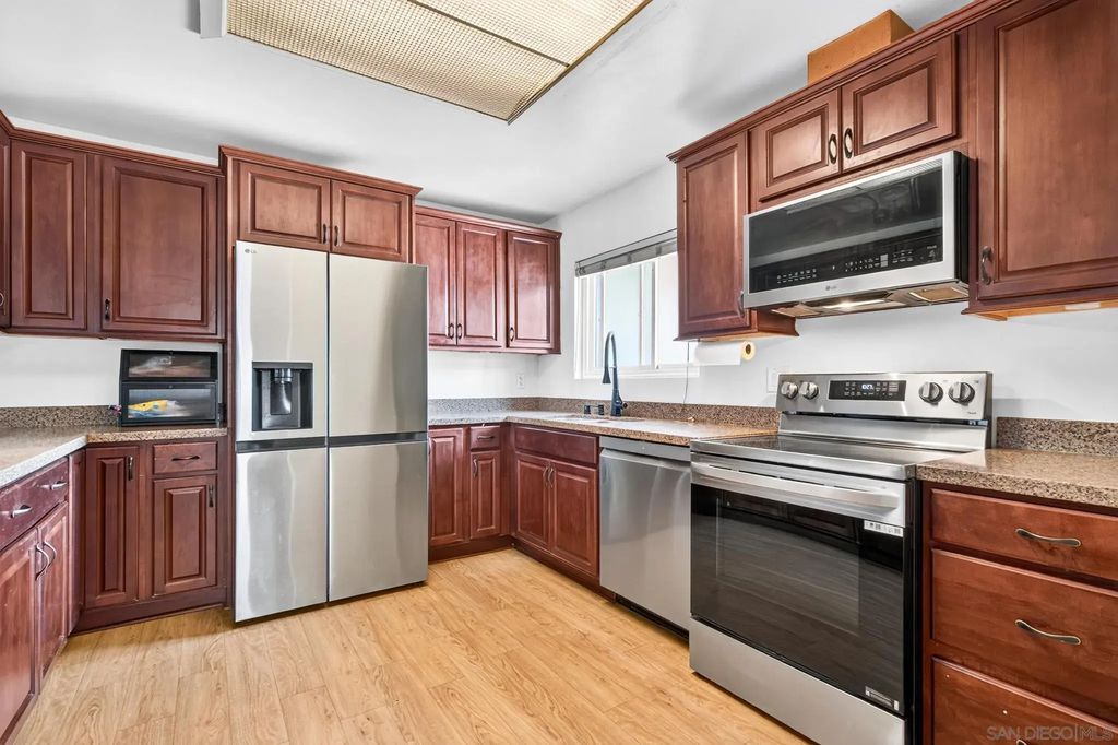 423 5th St., Ramona