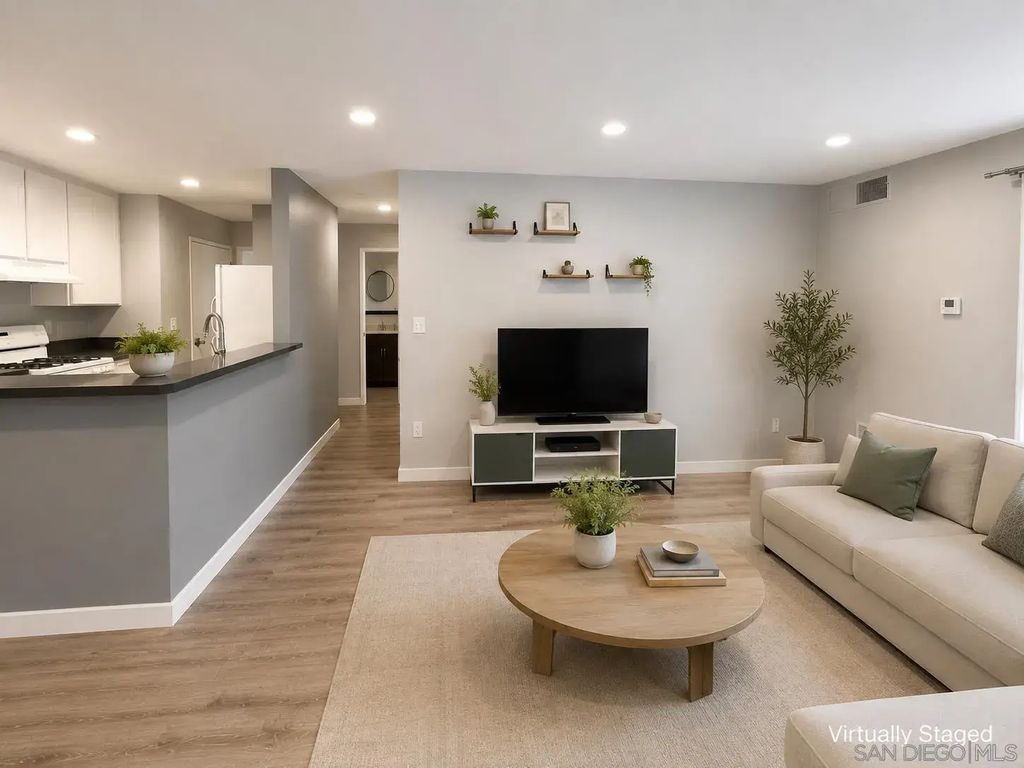 1605 S Hotel Circle B207, MISSION VALLEY