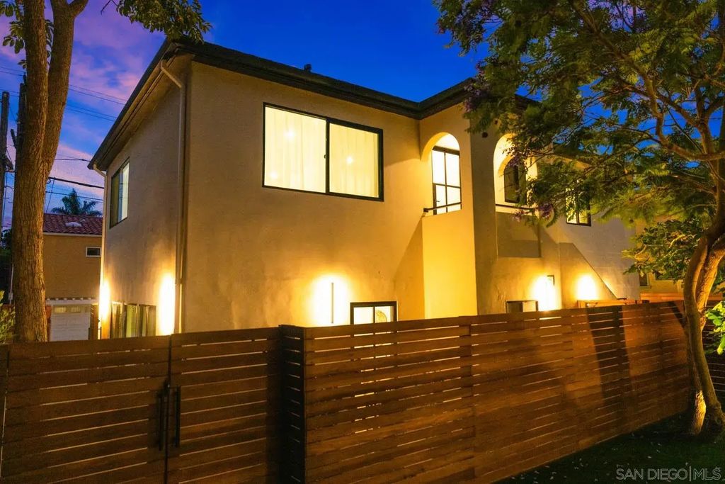 7372 Bishops Ln, La Jolla