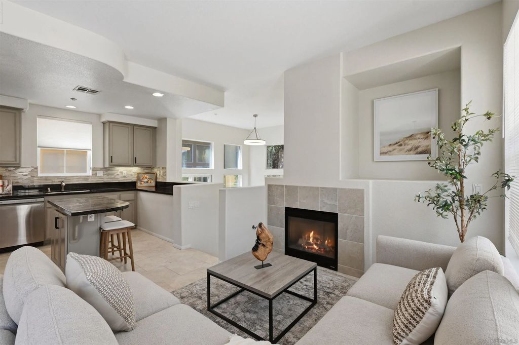 2800 Villas Way, MISSION VALLEY
