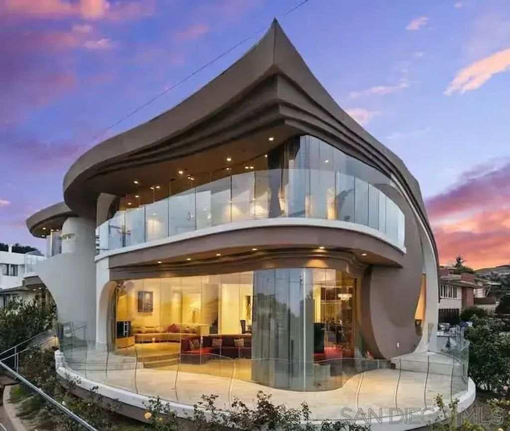 1676 Plum, POINT LOMA