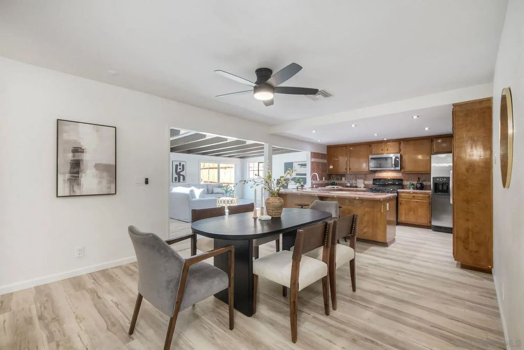 750 Melrose Pl, Vista