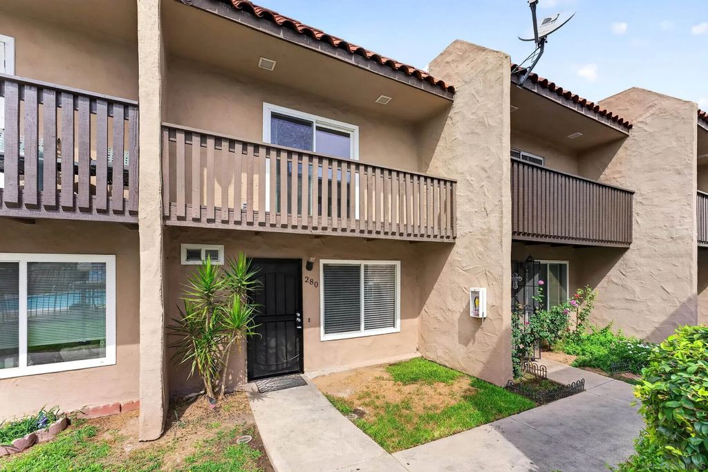 280 Roanoke Rd, El Cajon