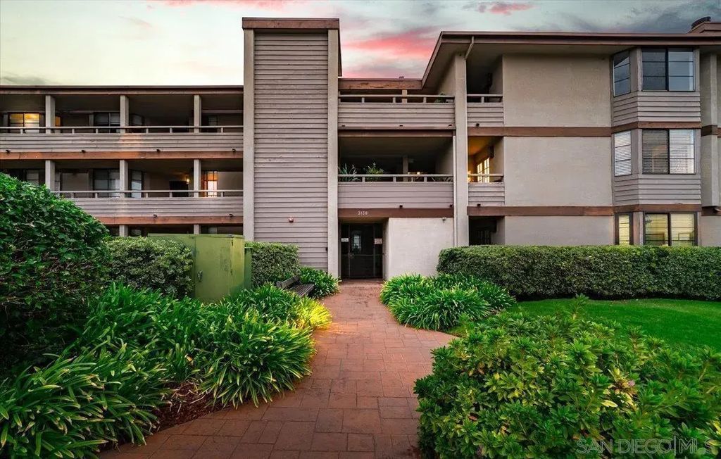 3130 Avenida De Portugal 305, POINT LOMA
