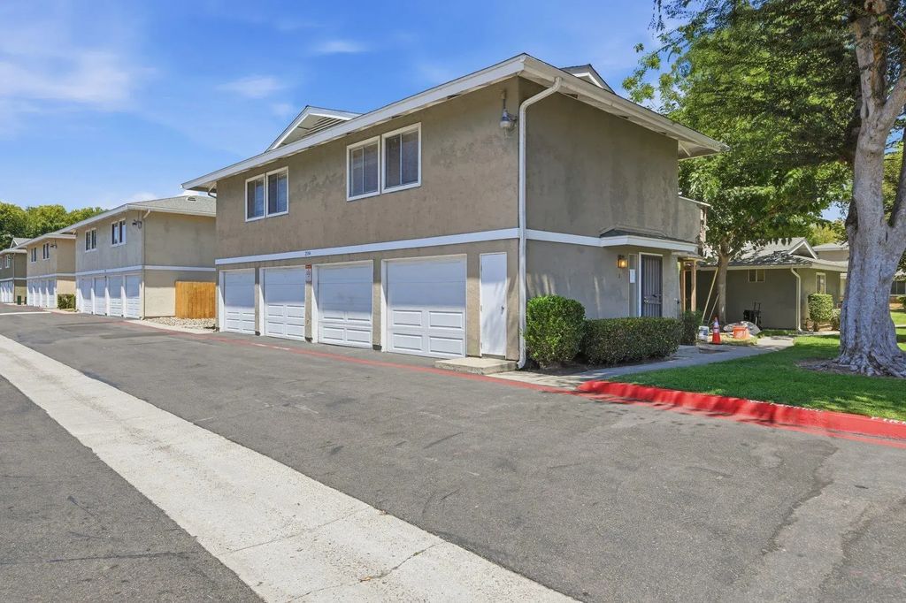 2504 Wanek Road D, Escondido