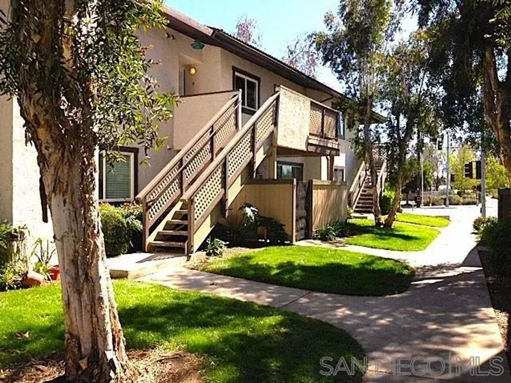 9821 Caspi Gardens 8, Santee