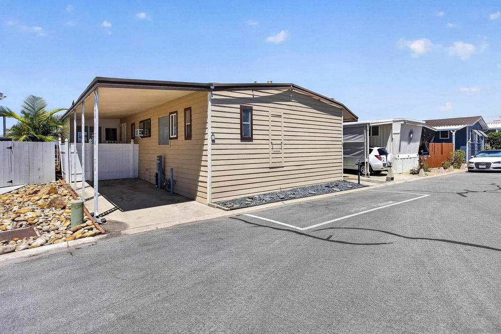 2750 Wheatstone St 64, LINDA VISTA