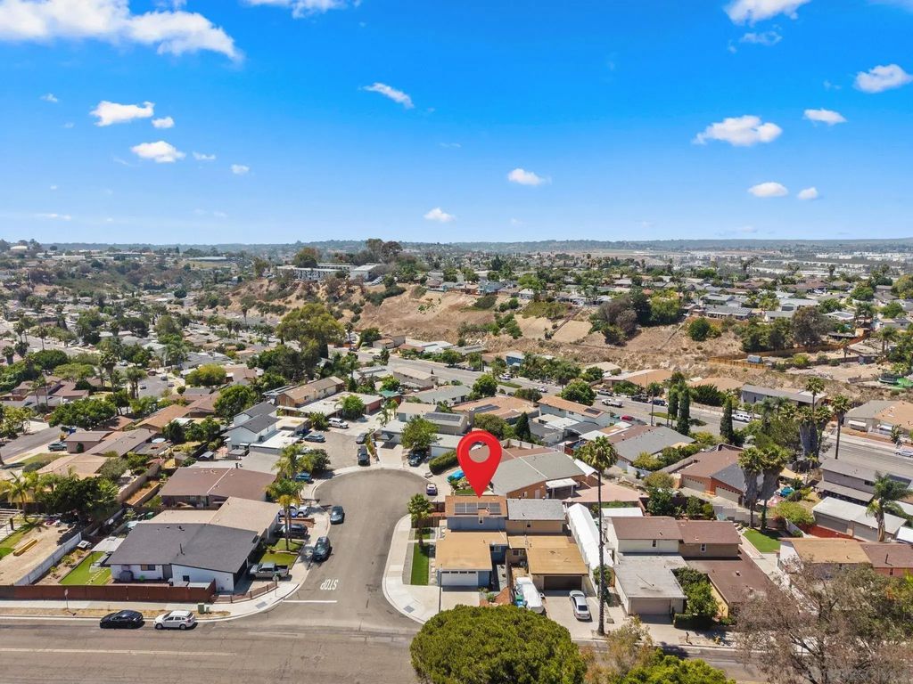 2787 Thunder Dr, Oceanside