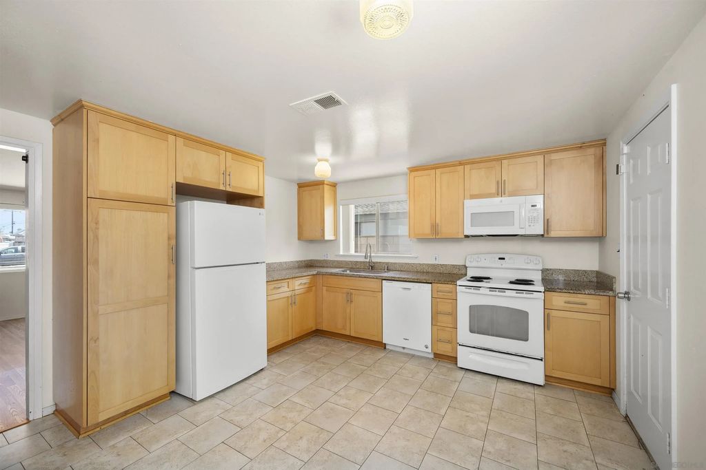 941 Grove Ave, Imperial Beach