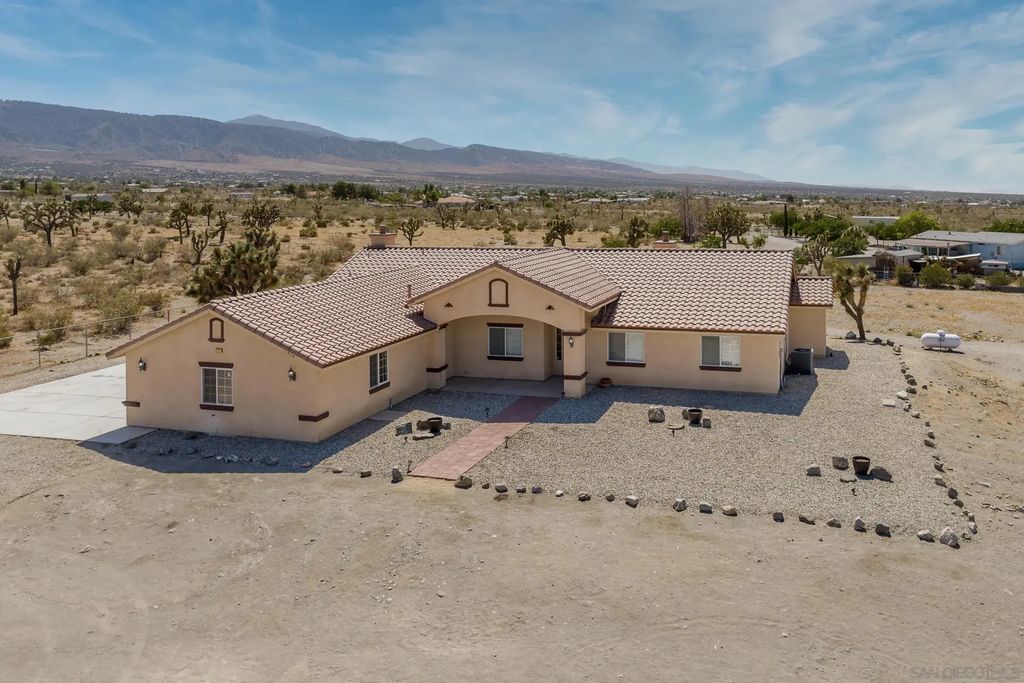 11926 Golden View Road, Pinon Hills