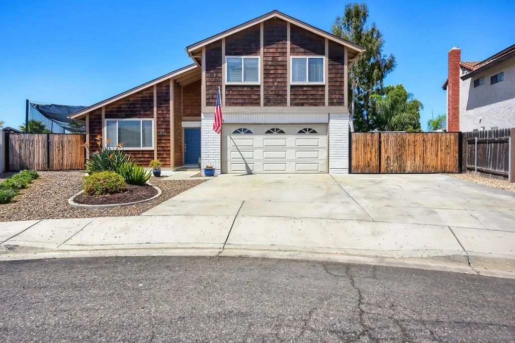 9518 Hillcreek Way, Santee