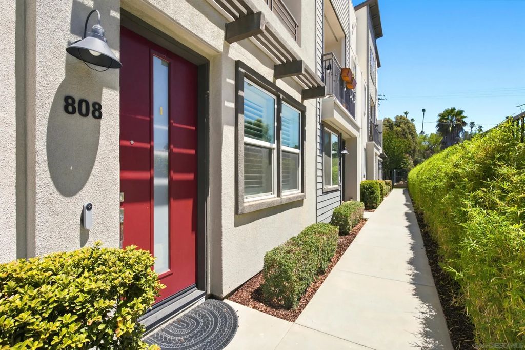 2572 S Escondido Blvd 808, Escondido