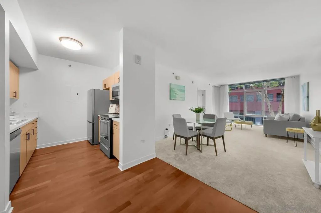 425 W Beech 327, DOWNTOWN