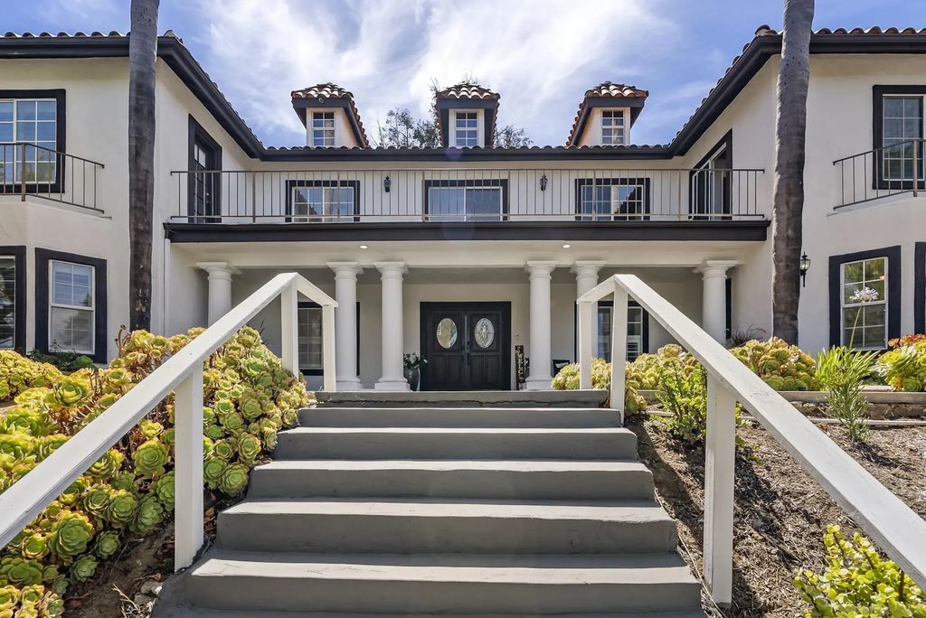 1696 Gil Way, Vista