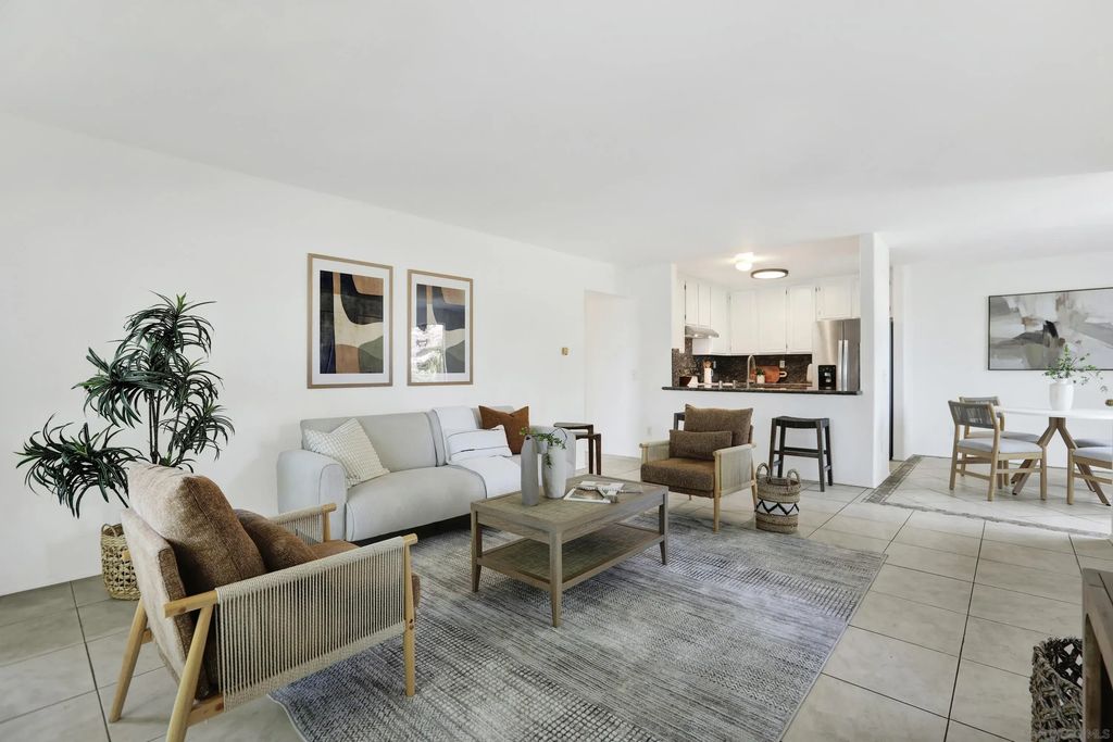 2042 Coolidge 98, LINDA VISTA