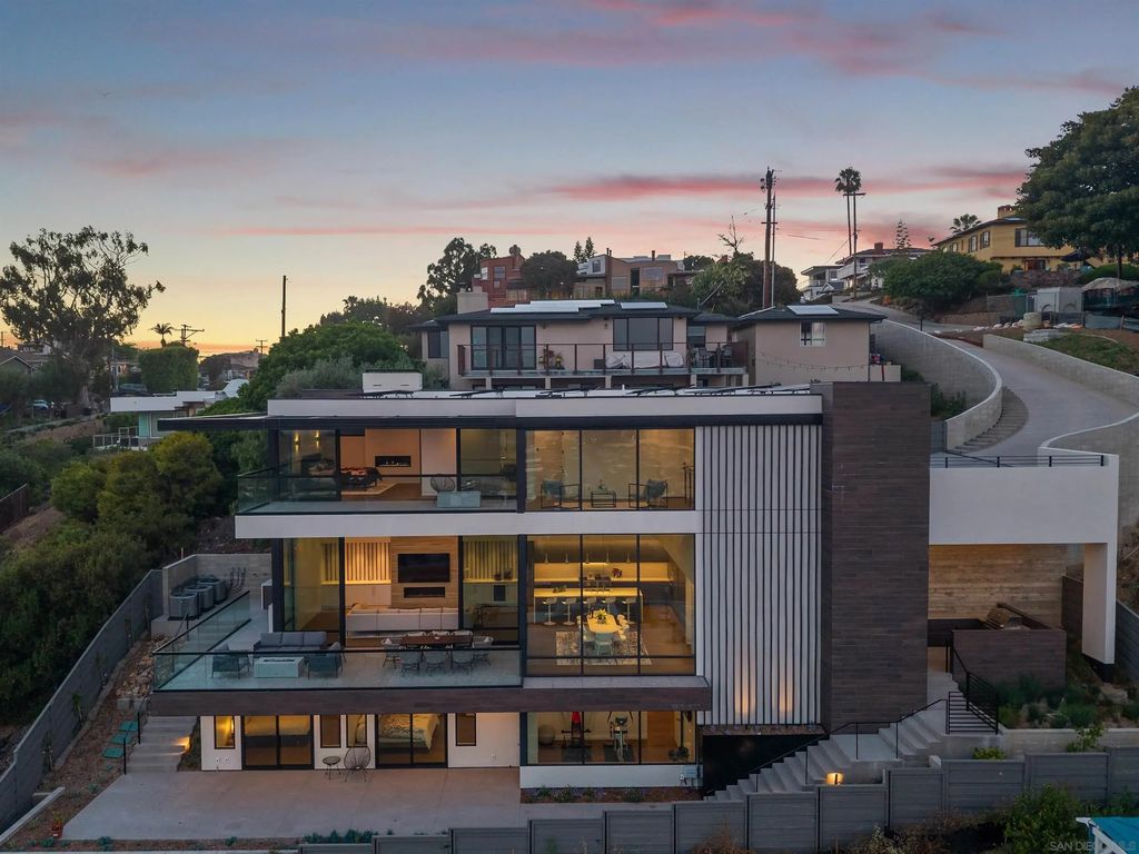 2035 Evergreen, POINT LOMA