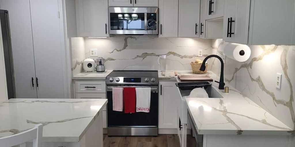 546 Via De La Valle F, Solana Beach