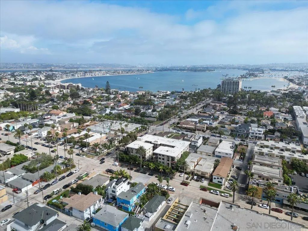 881 Thomas 26, PACIFIC BEACH