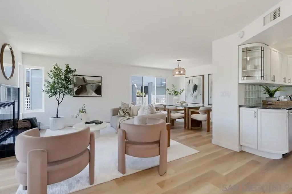 857 America Way, Del Mar