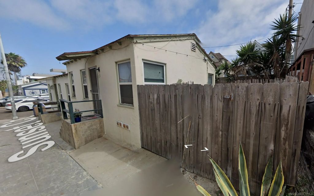 723-725 Sunset Ct, MISSION BEACH