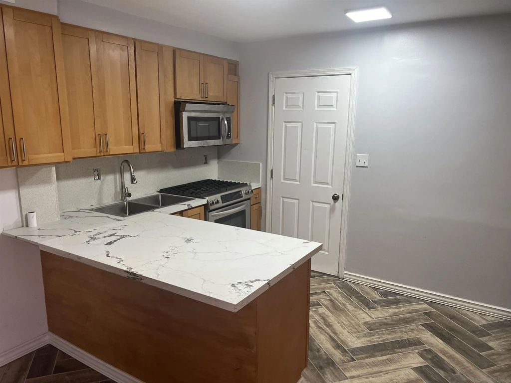 6161 Horton Dr., La Mesa
