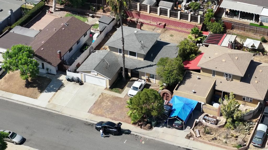 1057 Camellia St, Escondido