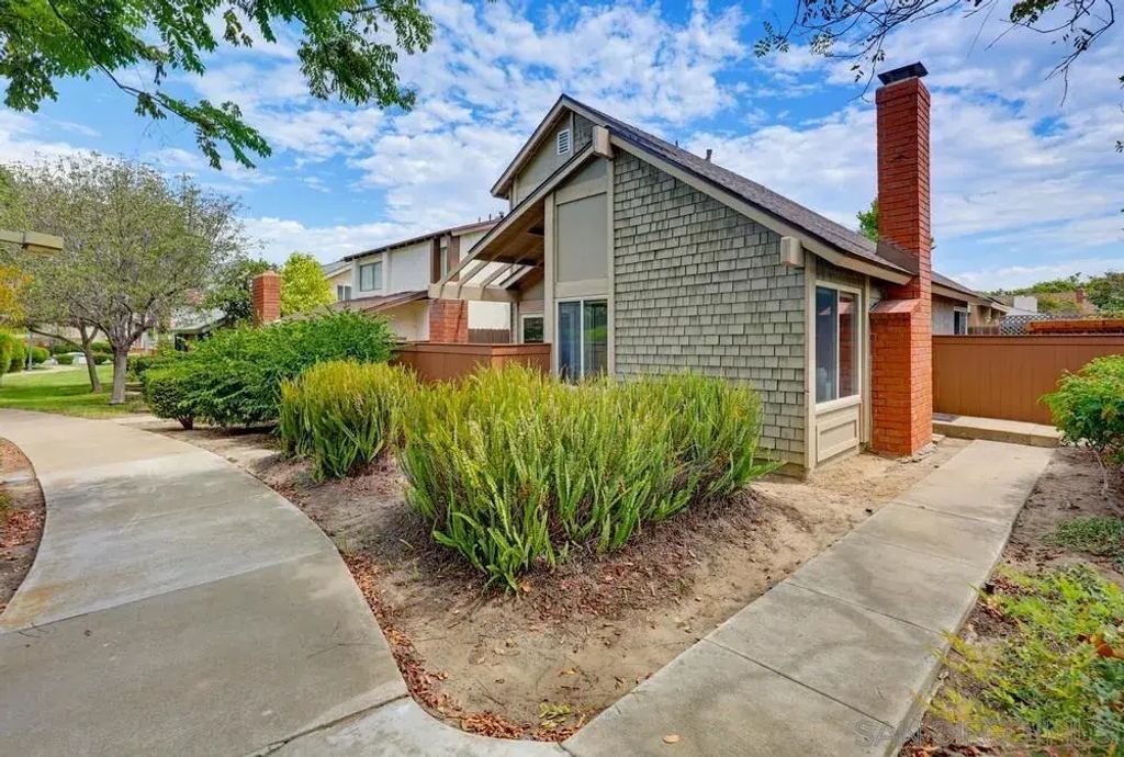 10639 Escobar Dr, TIERRASANTA