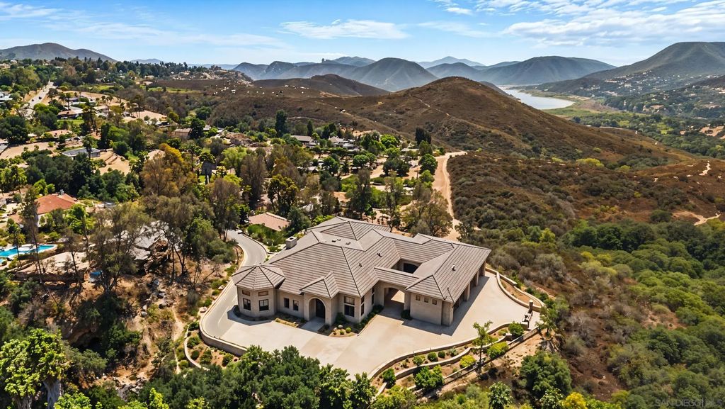 1974 Quail Glen Rd 1, Escondido