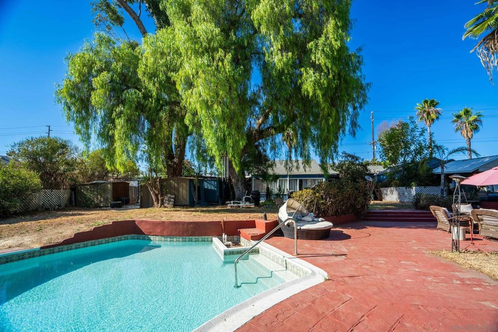 307 E Washington Ave, El Cajon