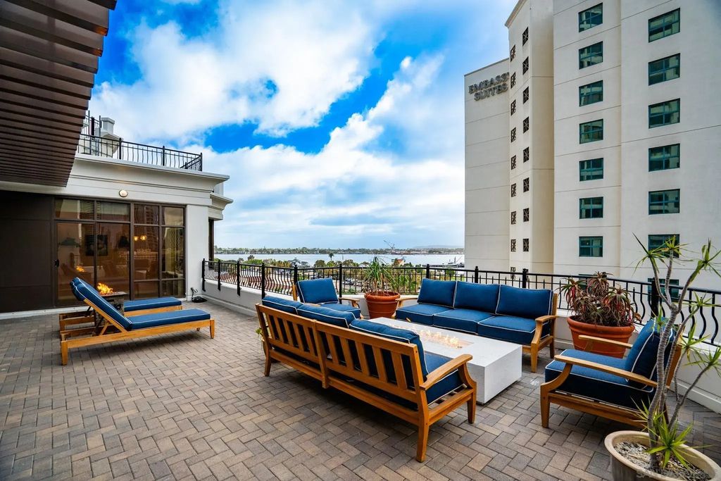 700 W Harbor Dr 705, Downtown (DT)