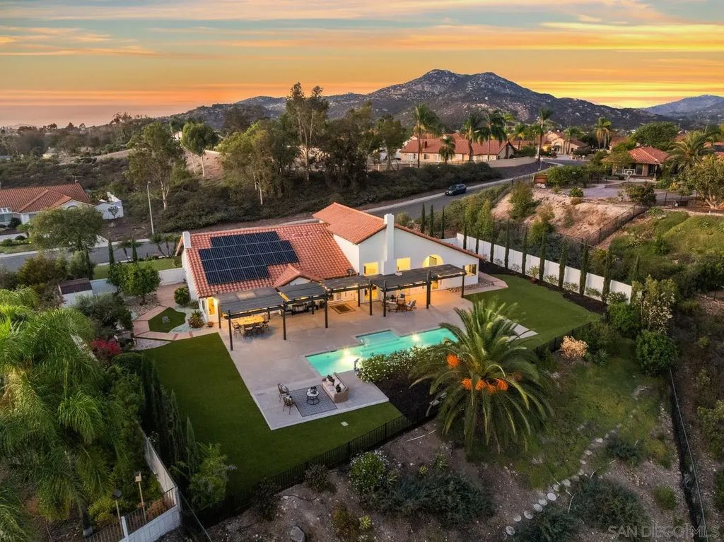 12893 Palisades Court, Poway