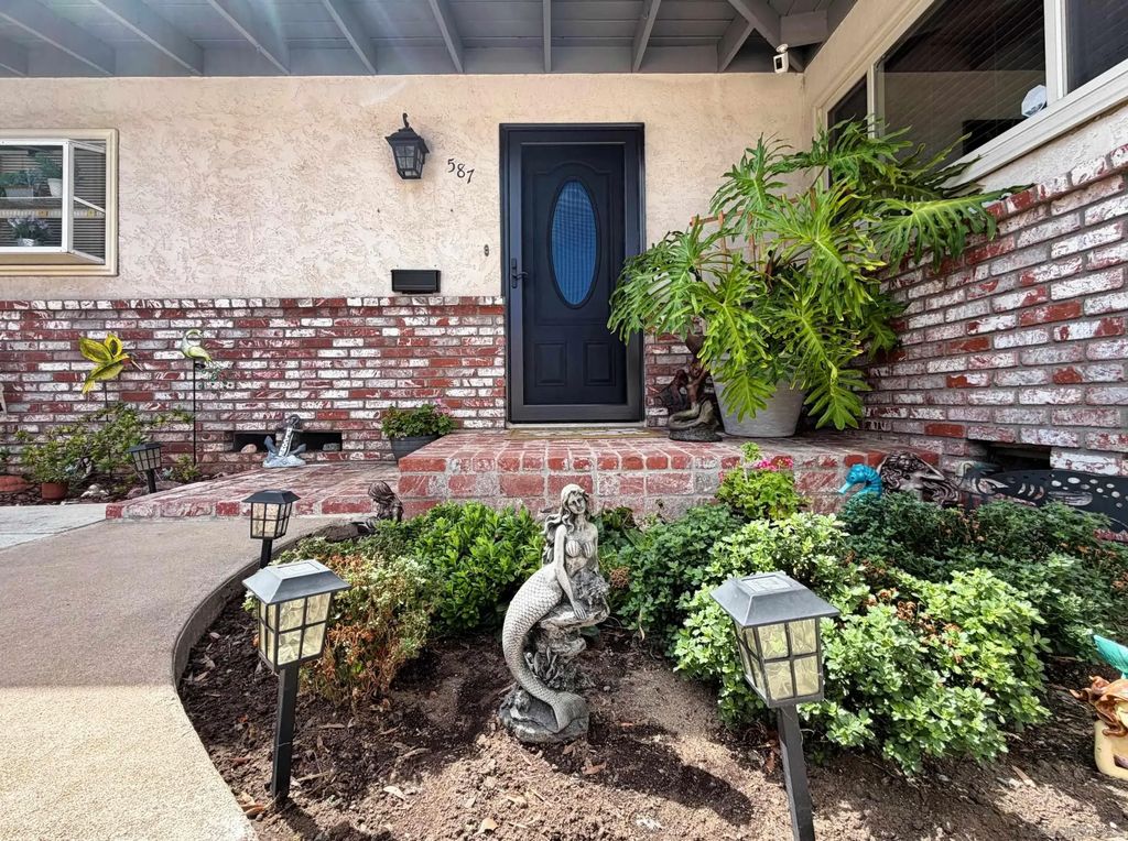 587 Brockwood Dr, El Cajon