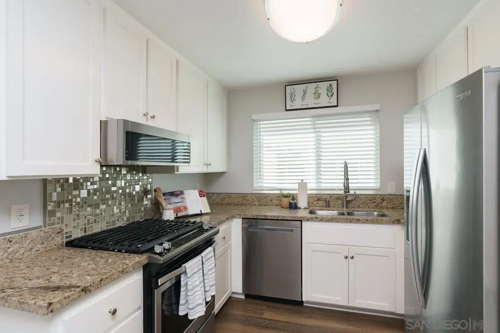 10760 N Magnolia Avenue B7, Santee
