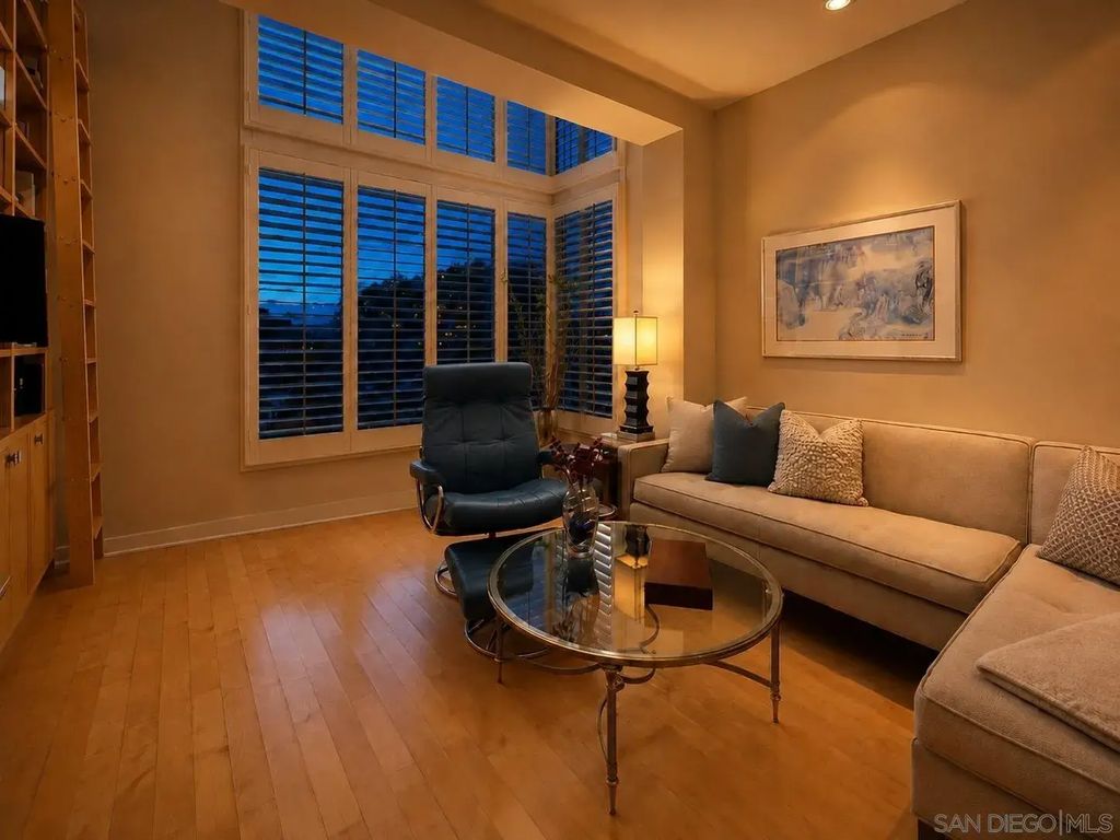 5482 La Jolla L103, La Jolla