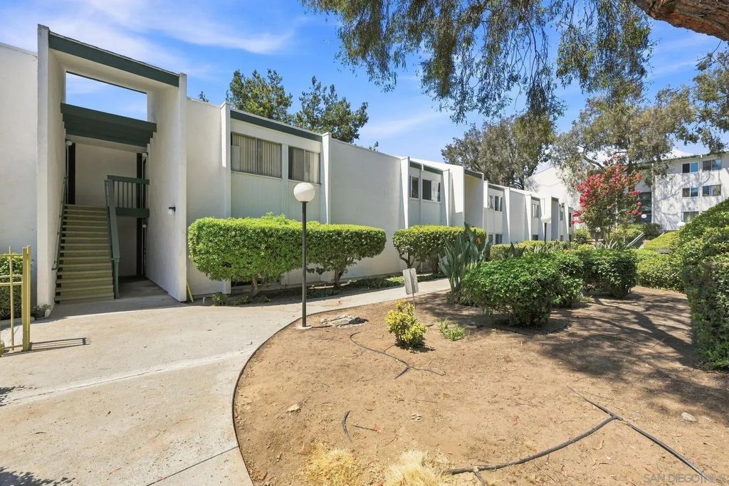4064 Herfano Ave 251, BAY PARK