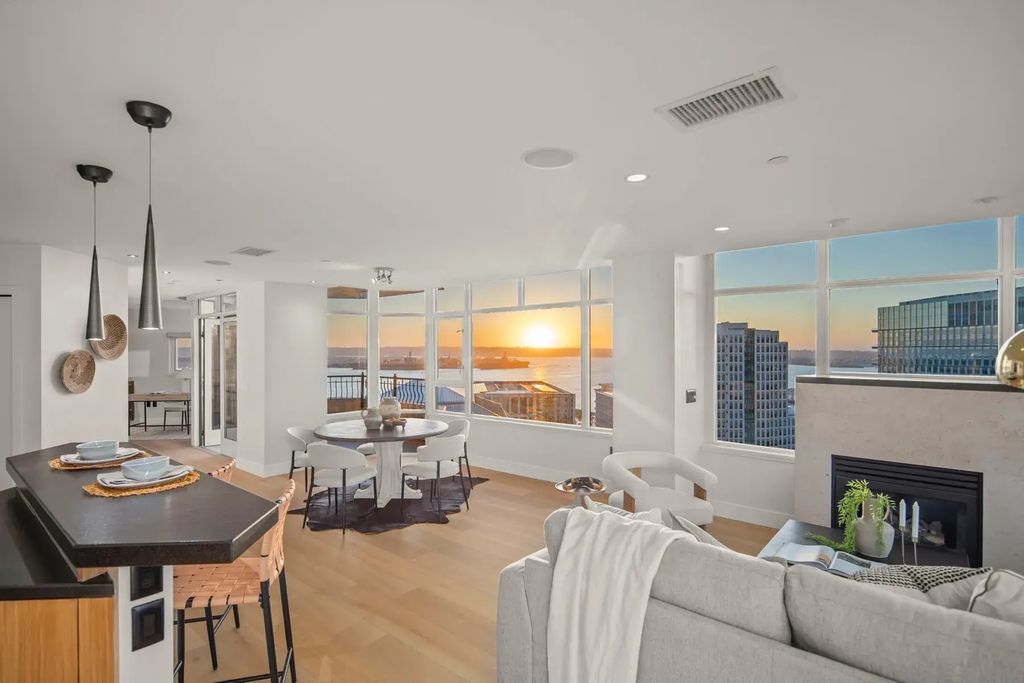 700 W Harbor 2101, Downtown (DT)
