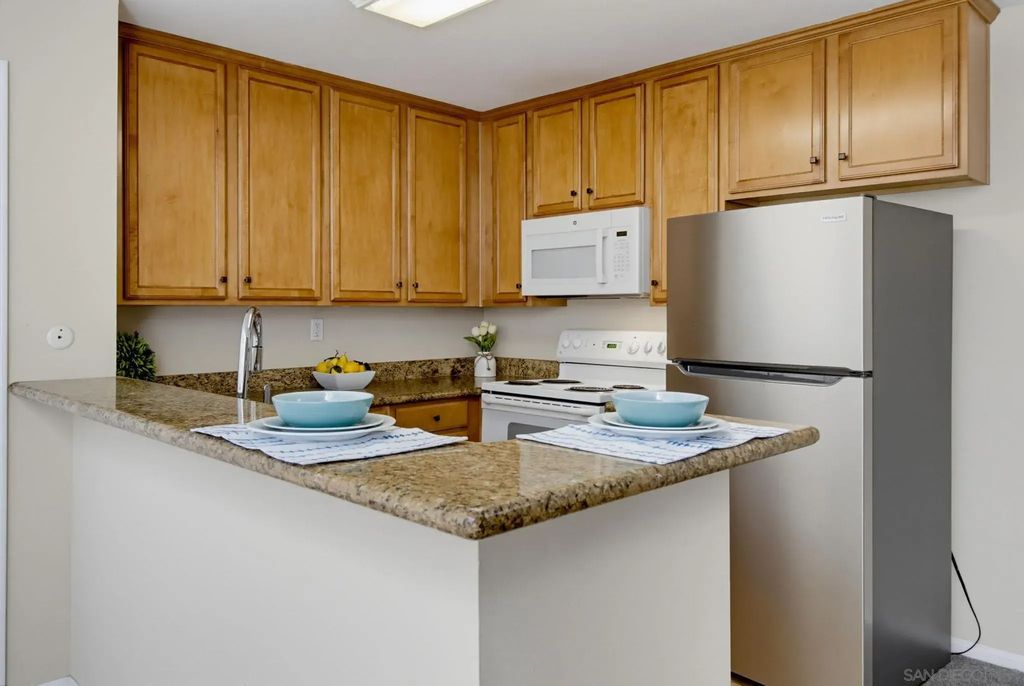 3456 Castle Glen Dr 256, SERRA MESA