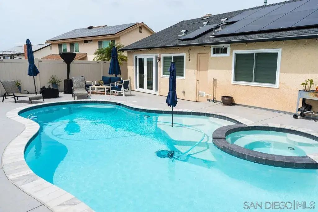 5985 Fennell Ave, Valencia (31522)