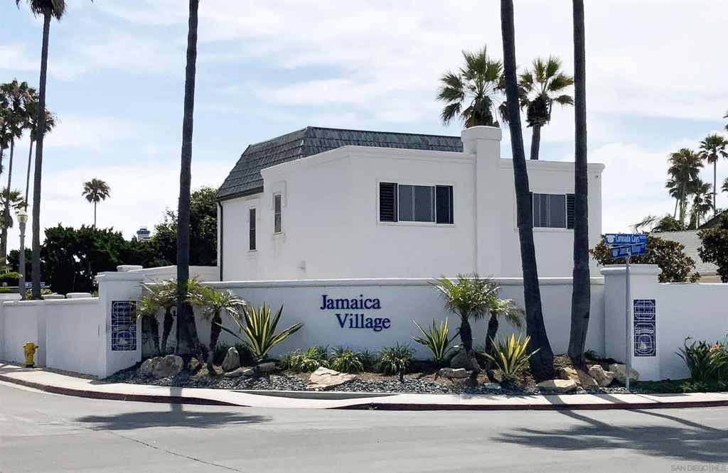 44 Half Moon Bnd, Coronado