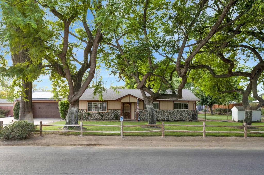 2147 Raymond Ave, Ramona