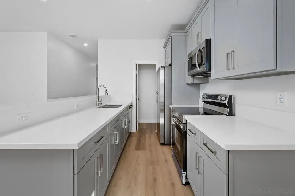 10347 Lipscomb Dr, MIRA MESA
