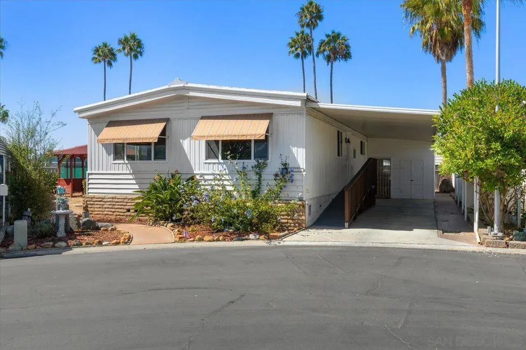 7127 Santa Barbara 113, Carlsbad
